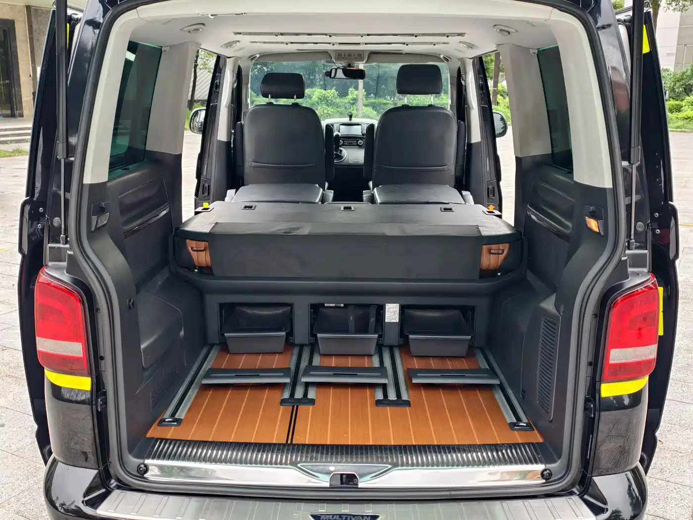 Volkswagen Multivan 2015 2012 2.0TSI 2WD Luxury Edition