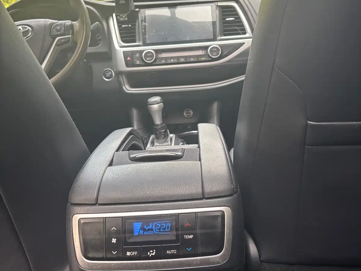Toyota Highlander 2017 2.0T 4WD Premium 7-Seater фото 13