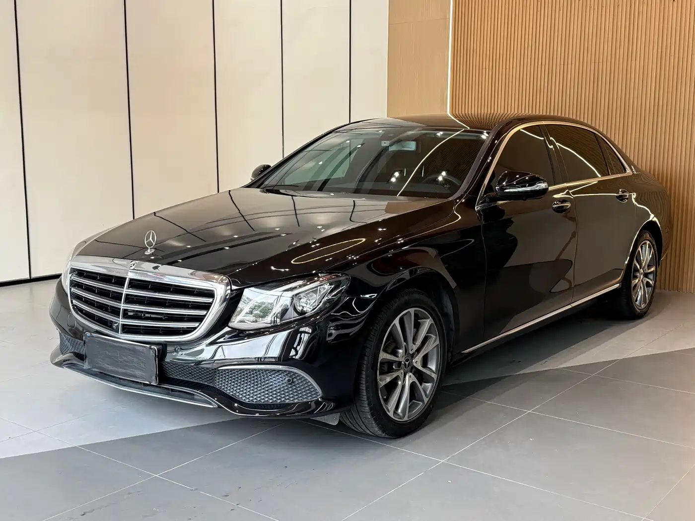 Mercedes-Benz E-Class 2018 E 300 L Luxury