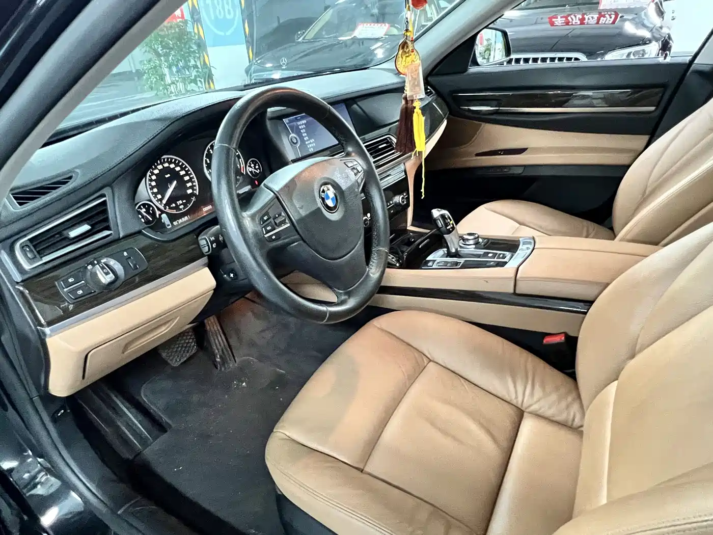 BMW 7 Series 2011 740Li Steinway Limited Edition фото 8