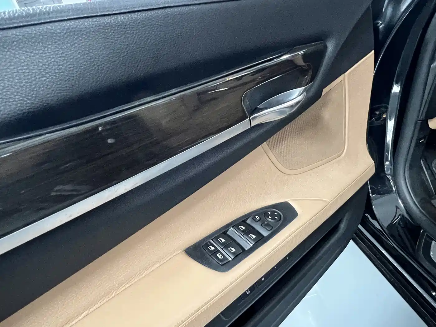 BMW 7 Series 2011 740Li Steinway Limited Edition фото 9