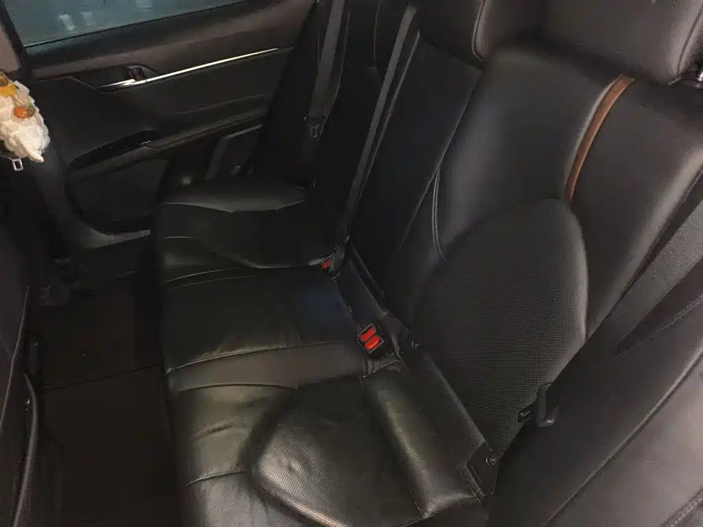 Toyota Camry 2018 2.0G Luxury Edition фото 15