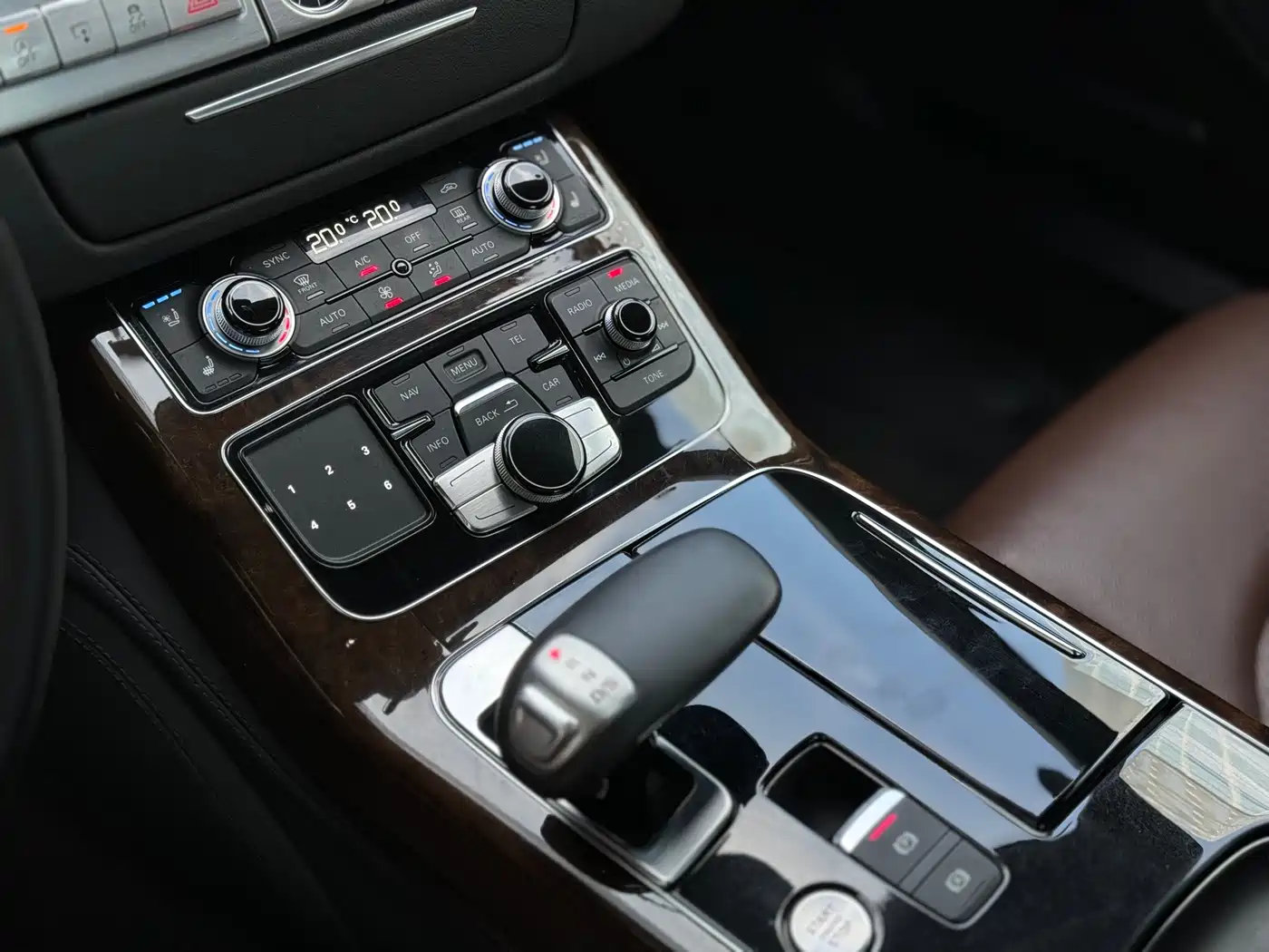 Audi A8 2014 A8L 45 TFSI quattro Luxury фото 18