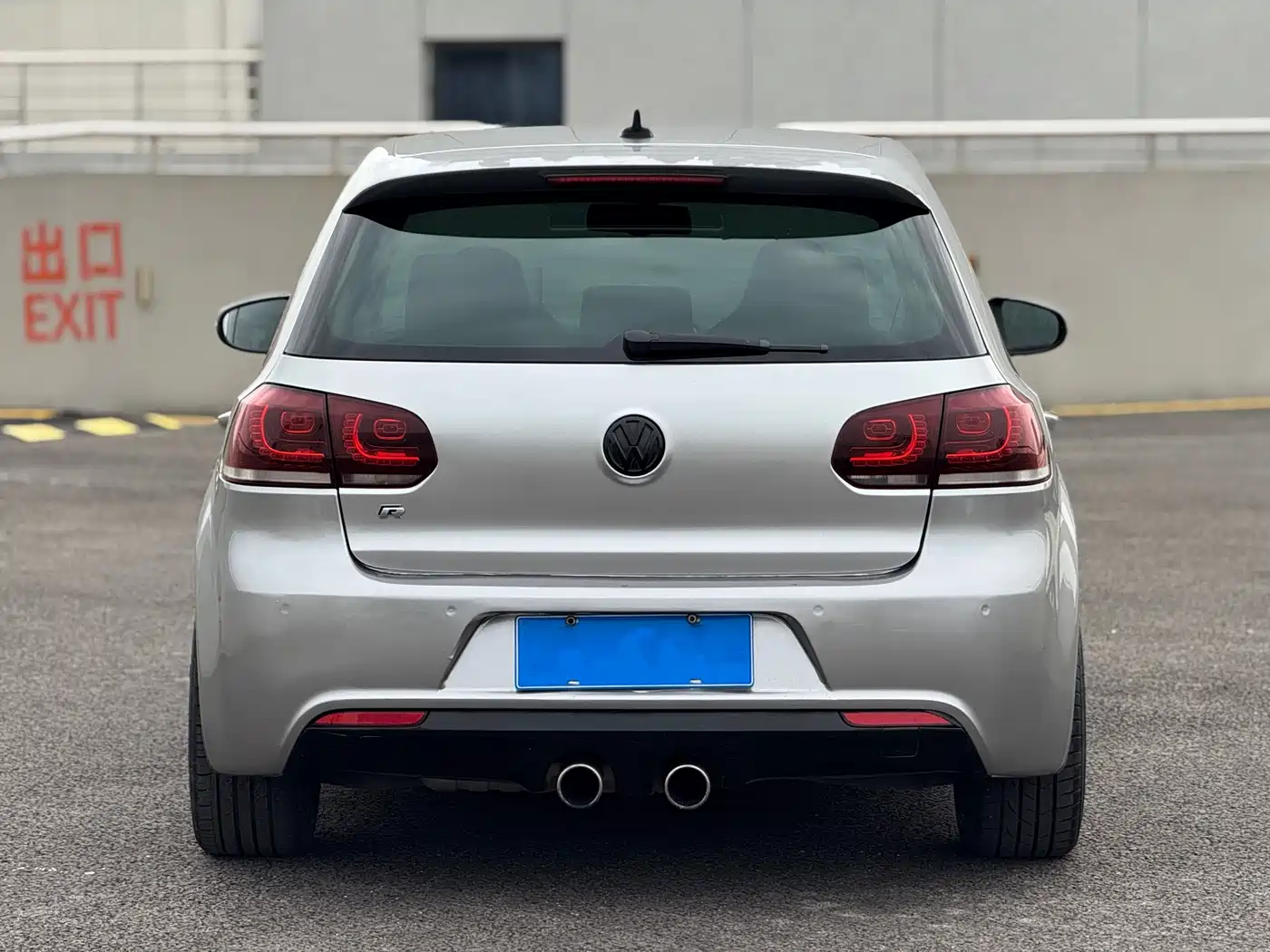 Volkswagen Golf (Import) 2011 2.0TSI R фото 6