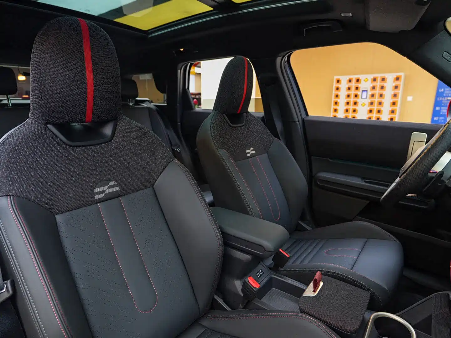 صورة 13 - MINI JCW COUNTRYMAN