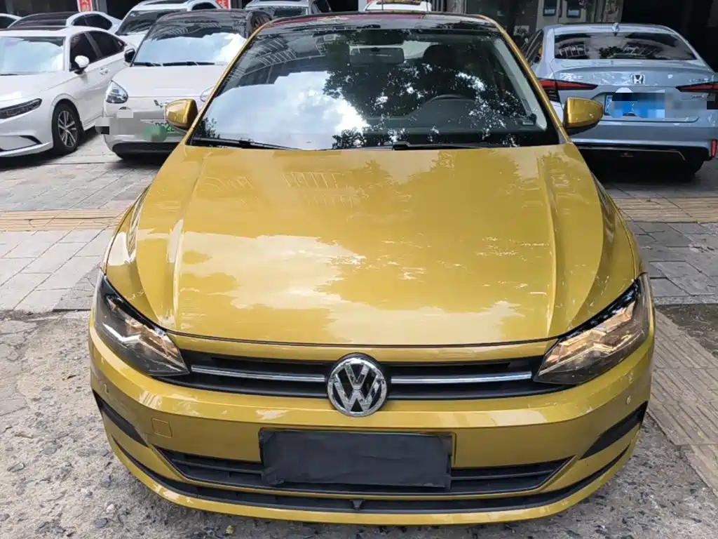 VOLKSWAGEN POLO