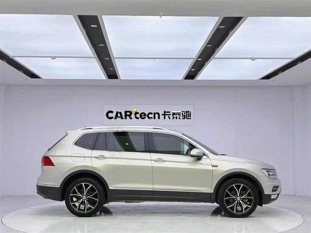 Volkswagen Tiguan L 2020 330TSI Auto 2WD Smart Luxury China VI фото 6