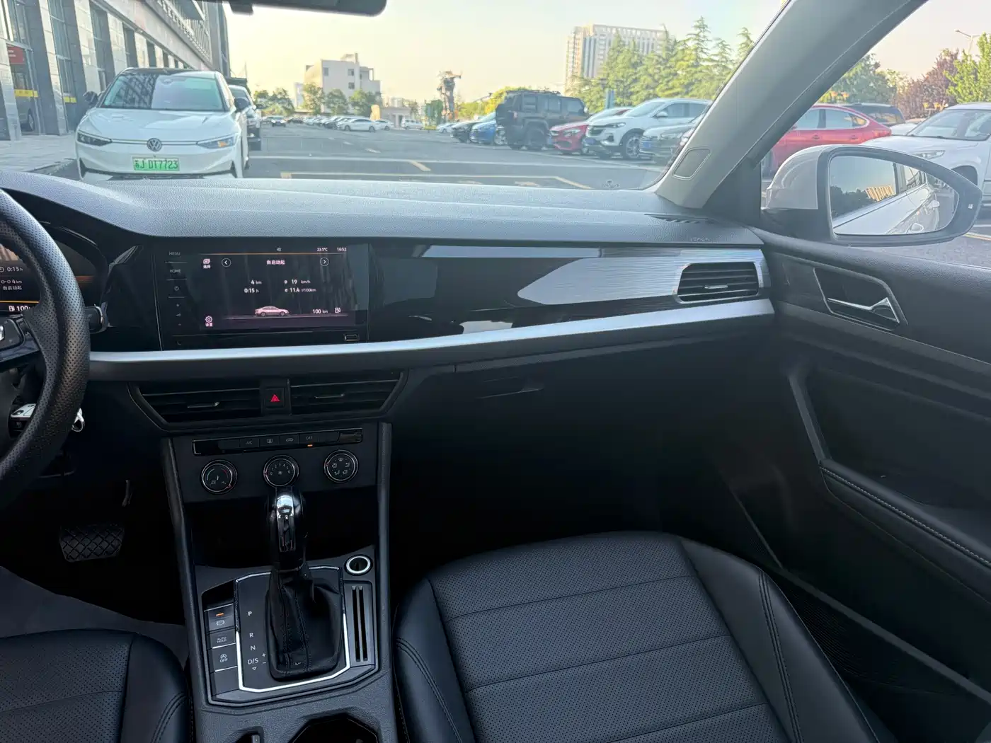 Volkswagen Lavida 2021 1.5L Auto Comfort Edition фото 8