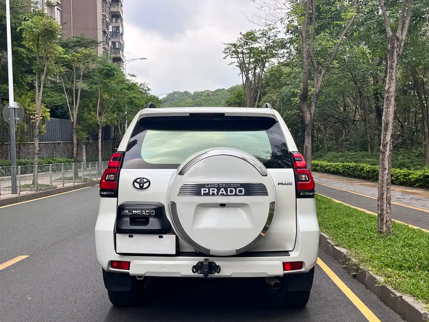 Toyota Prado 2018 3.5L Automatic TX-L NAVI Rear-mounted Spare Tire фото 17