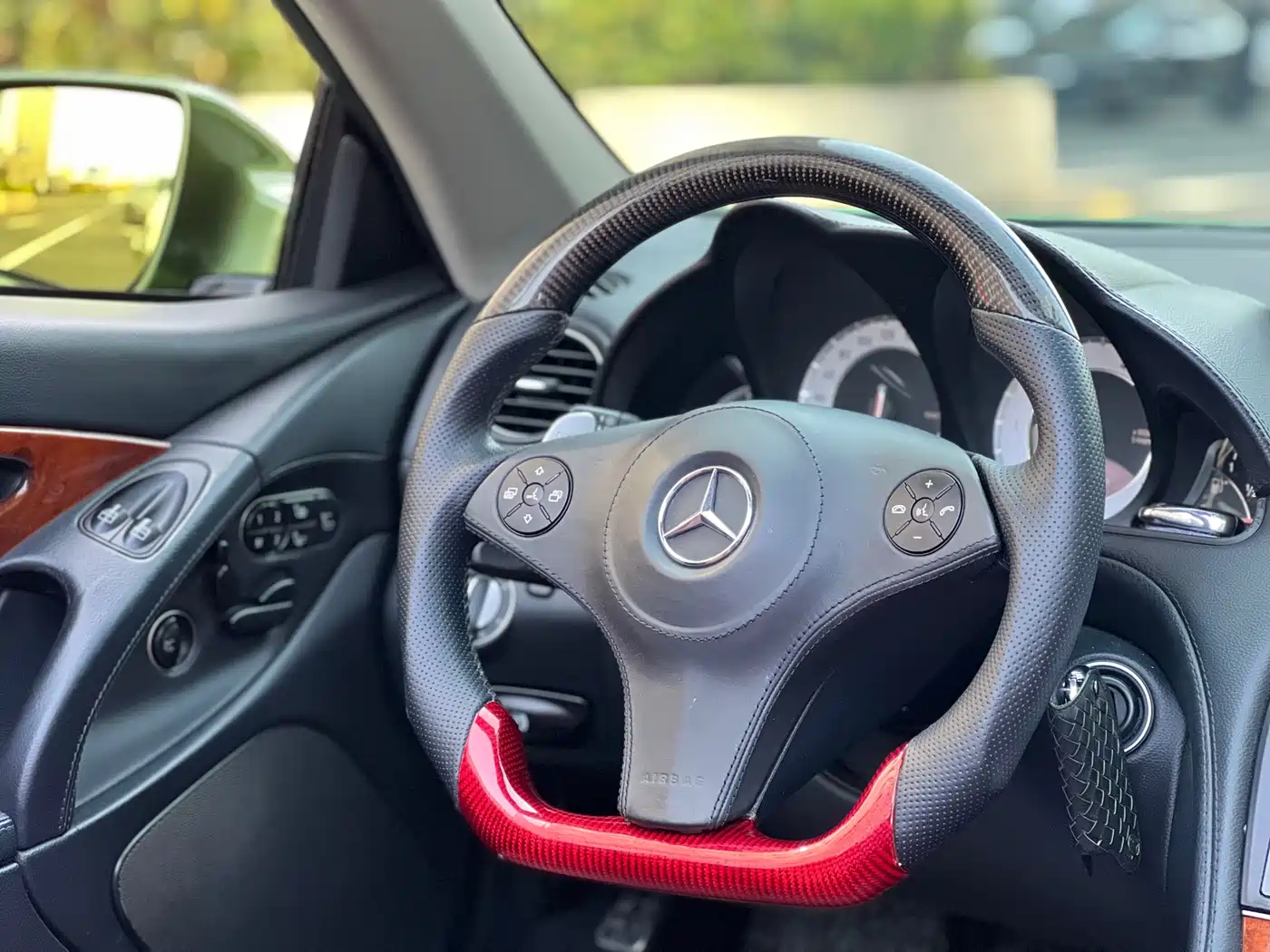 Mercedes-Benz SL-Class 2010 SL 300 фото 6