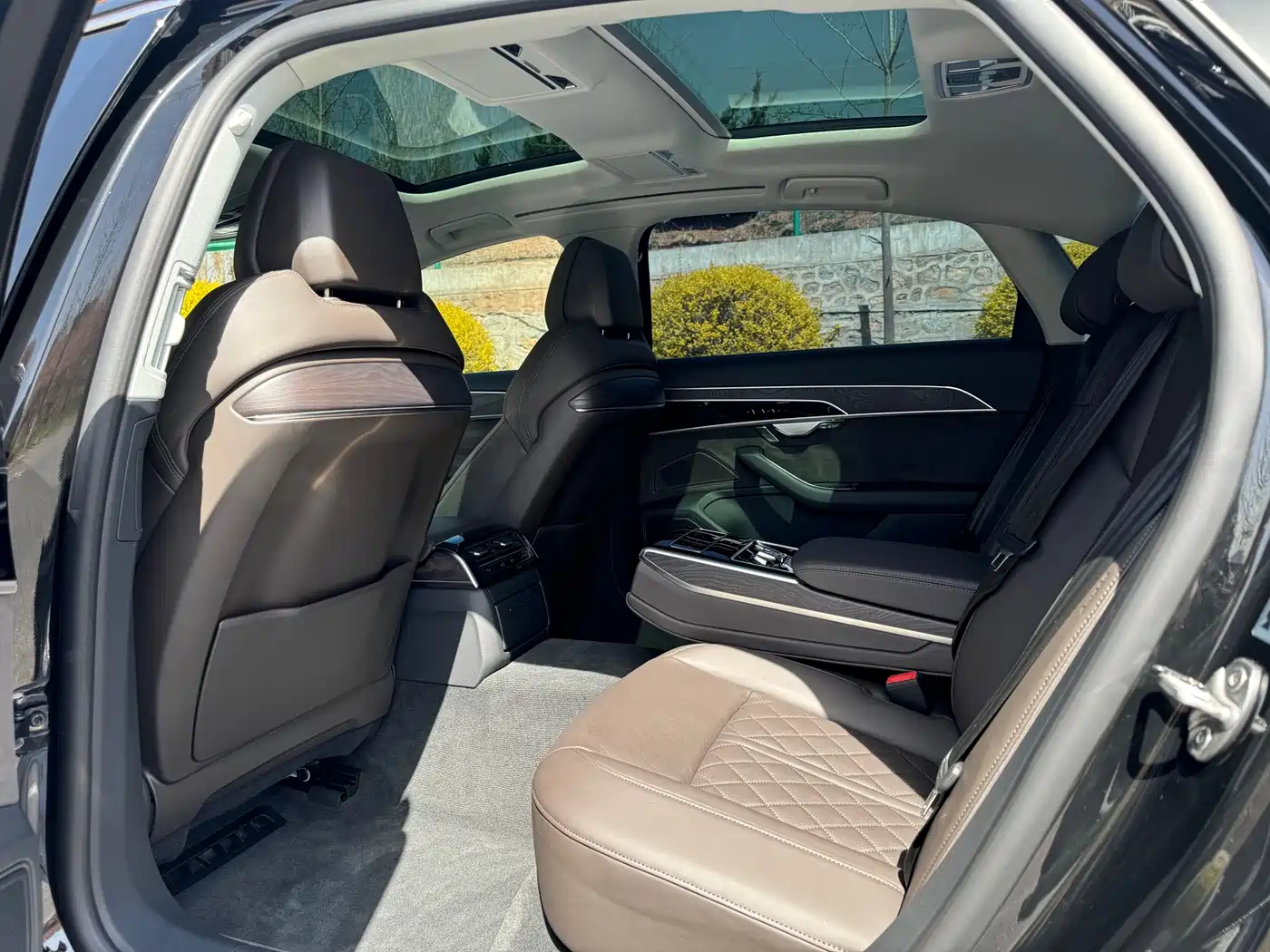 Audi A8 2022 A8L 50 TFSI quattro Comfort Collector's Edition фото 5