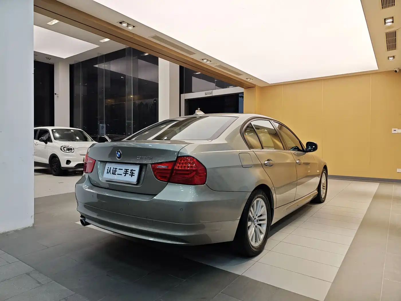 BMW 3 Series 2011 320i Fashion фото 29