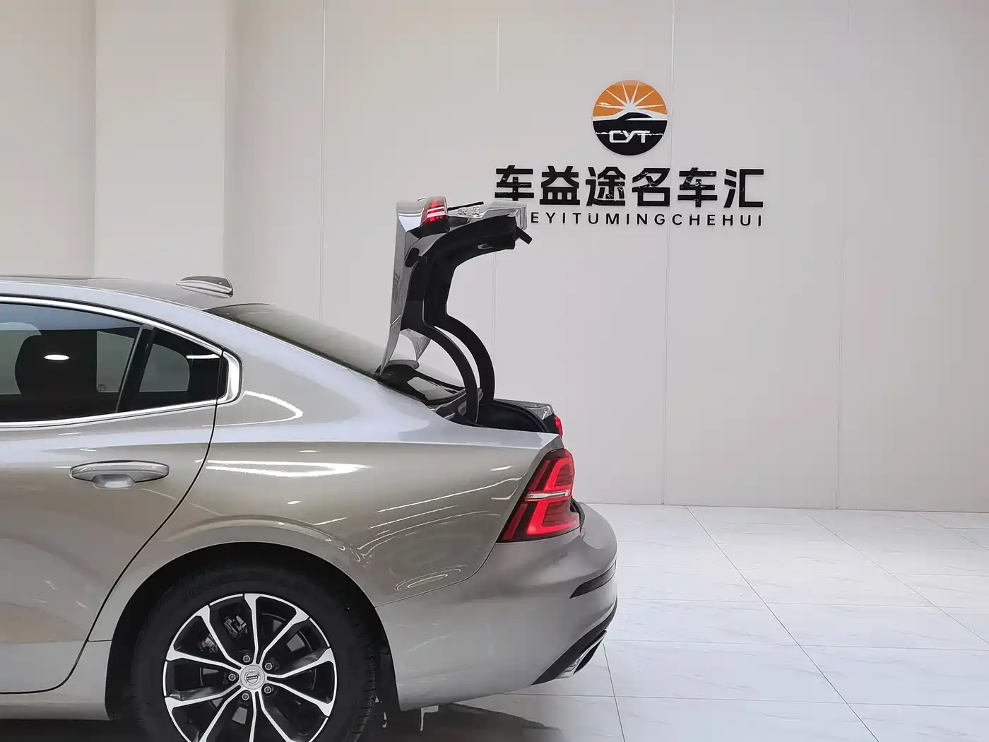 VOLVO S60
