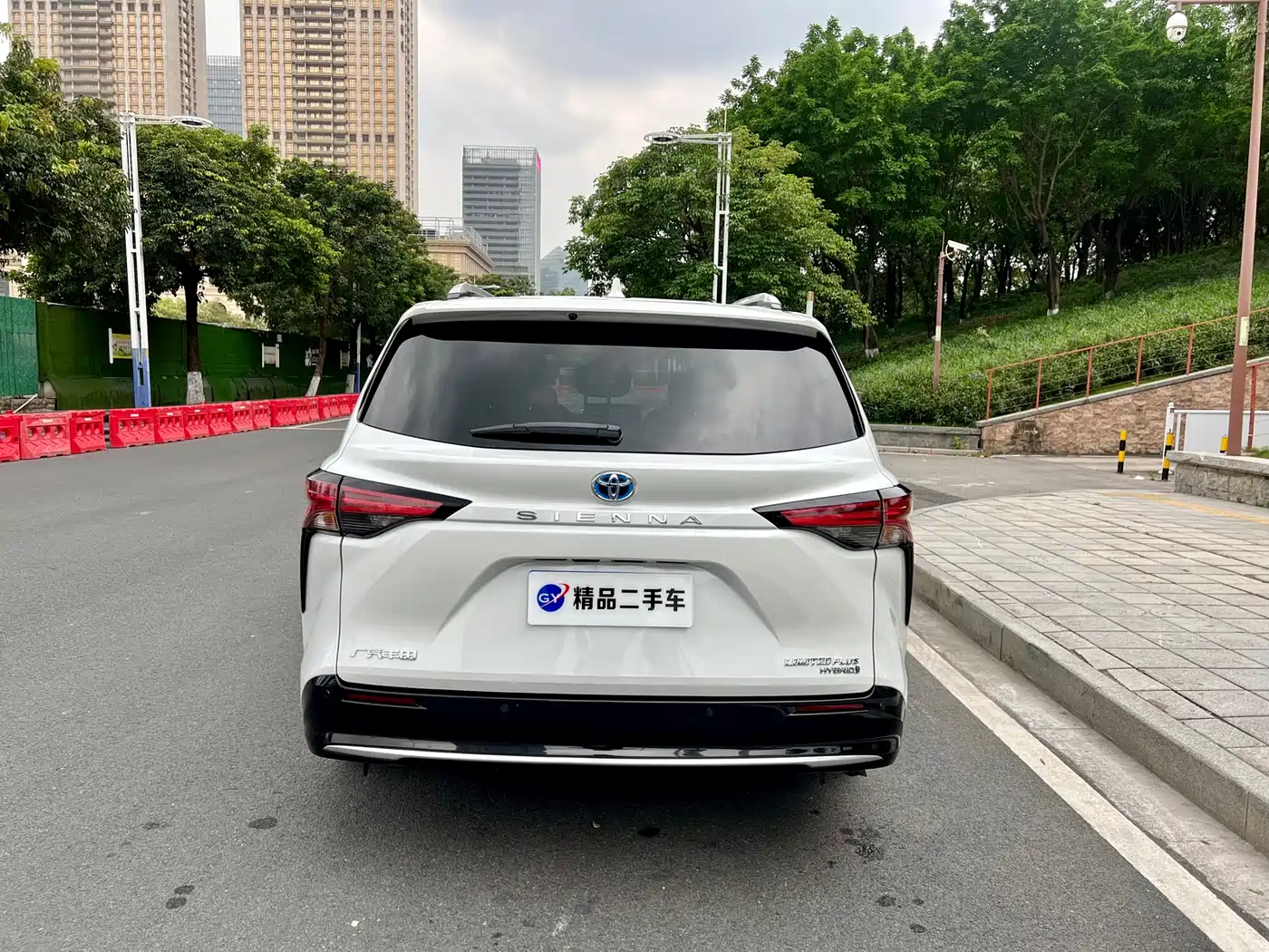 Toyota Sienna 2021 2.5L Hybrid Ultimate Edition фото 25