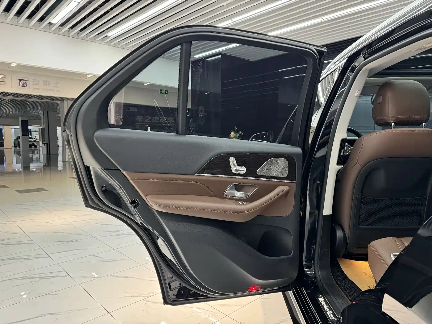 Mercedes-Benz GLE 2024 Facelift GLE 350 4MATIC Fashion фото 12