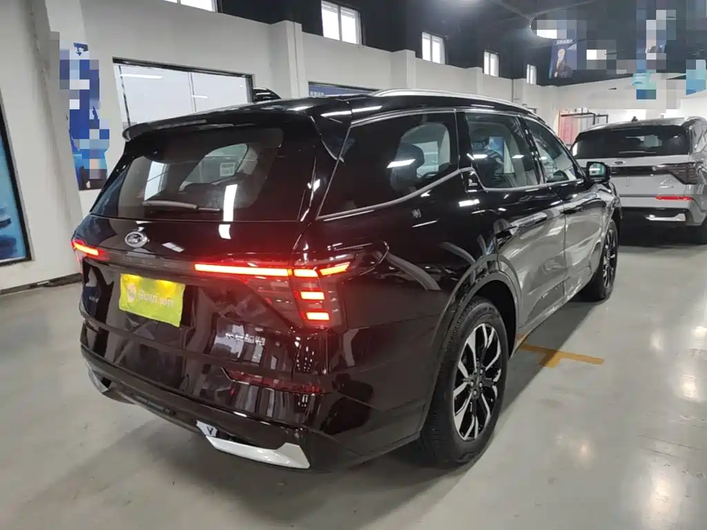 Photo 7 - Ford Edge