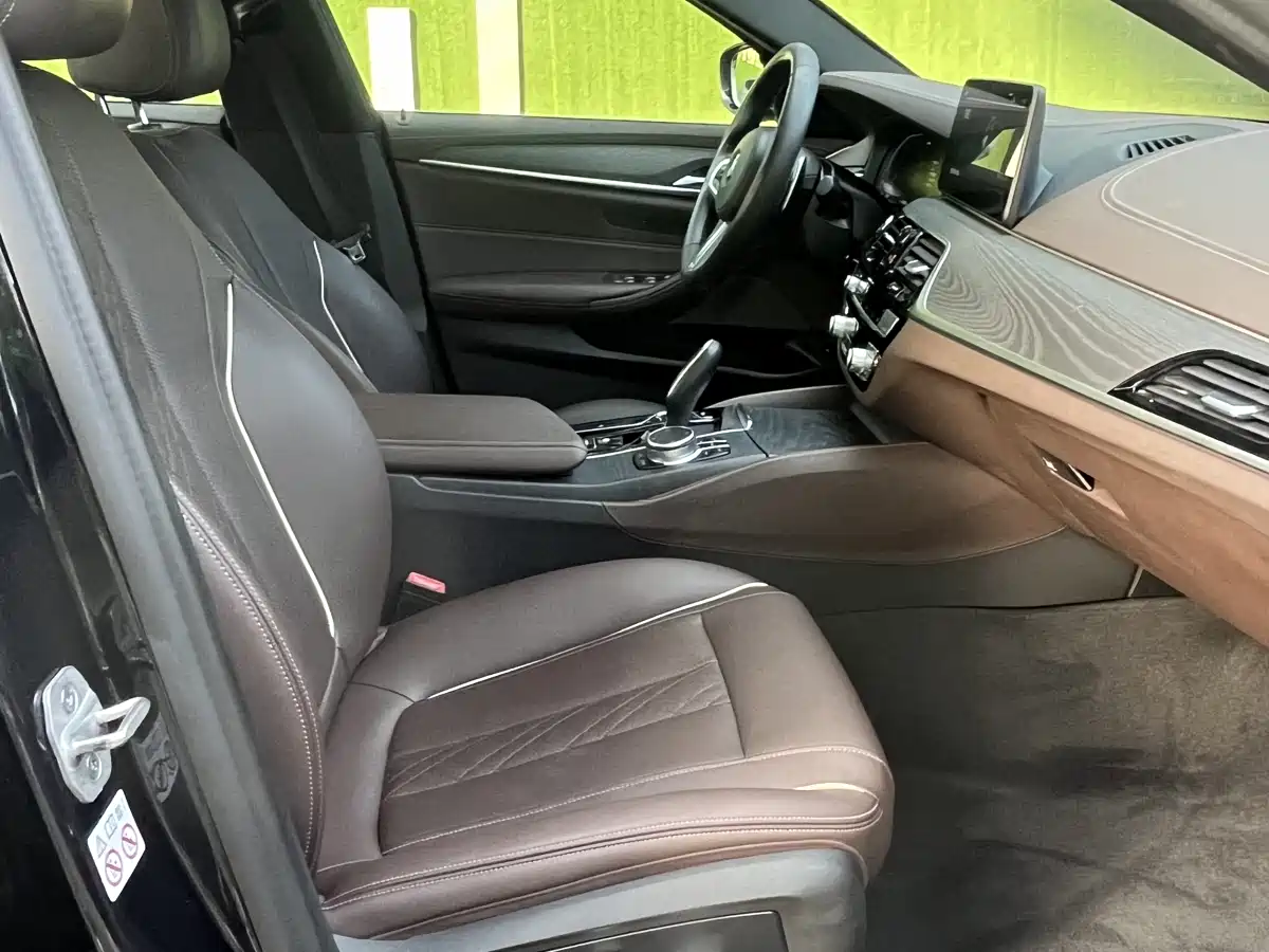 BMW 5 Series 2021 530Li Leading M Sport Package фото 9