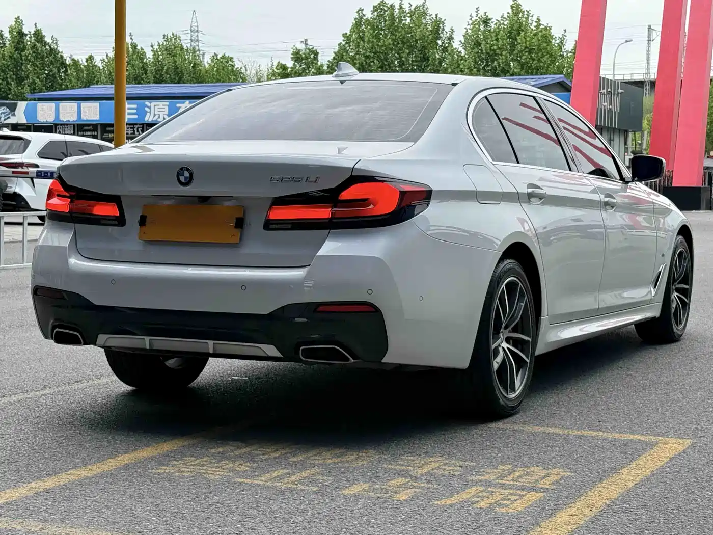 BMW 5 Series 2021 525Li M Sport Package фото 4