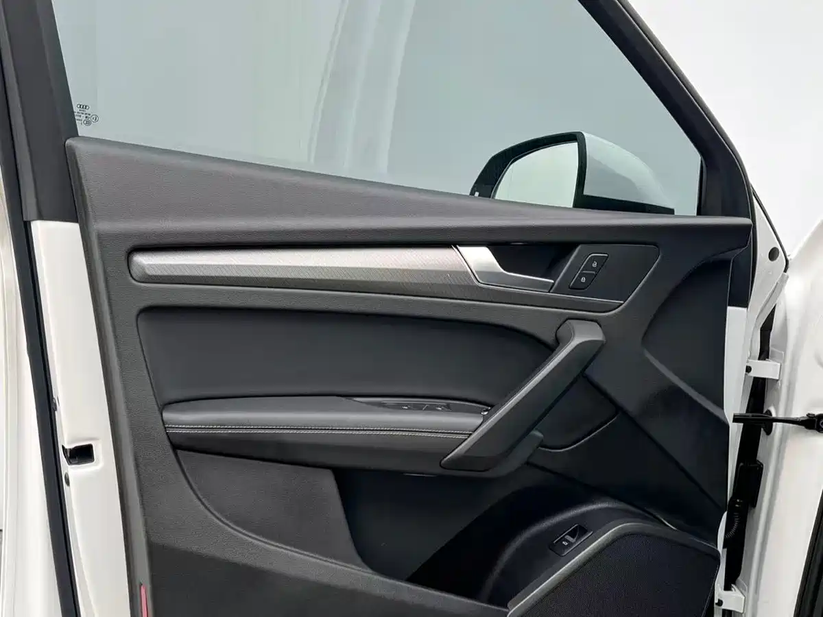 Audi Q5L 2022 40T Luxury Dynamic фото 12