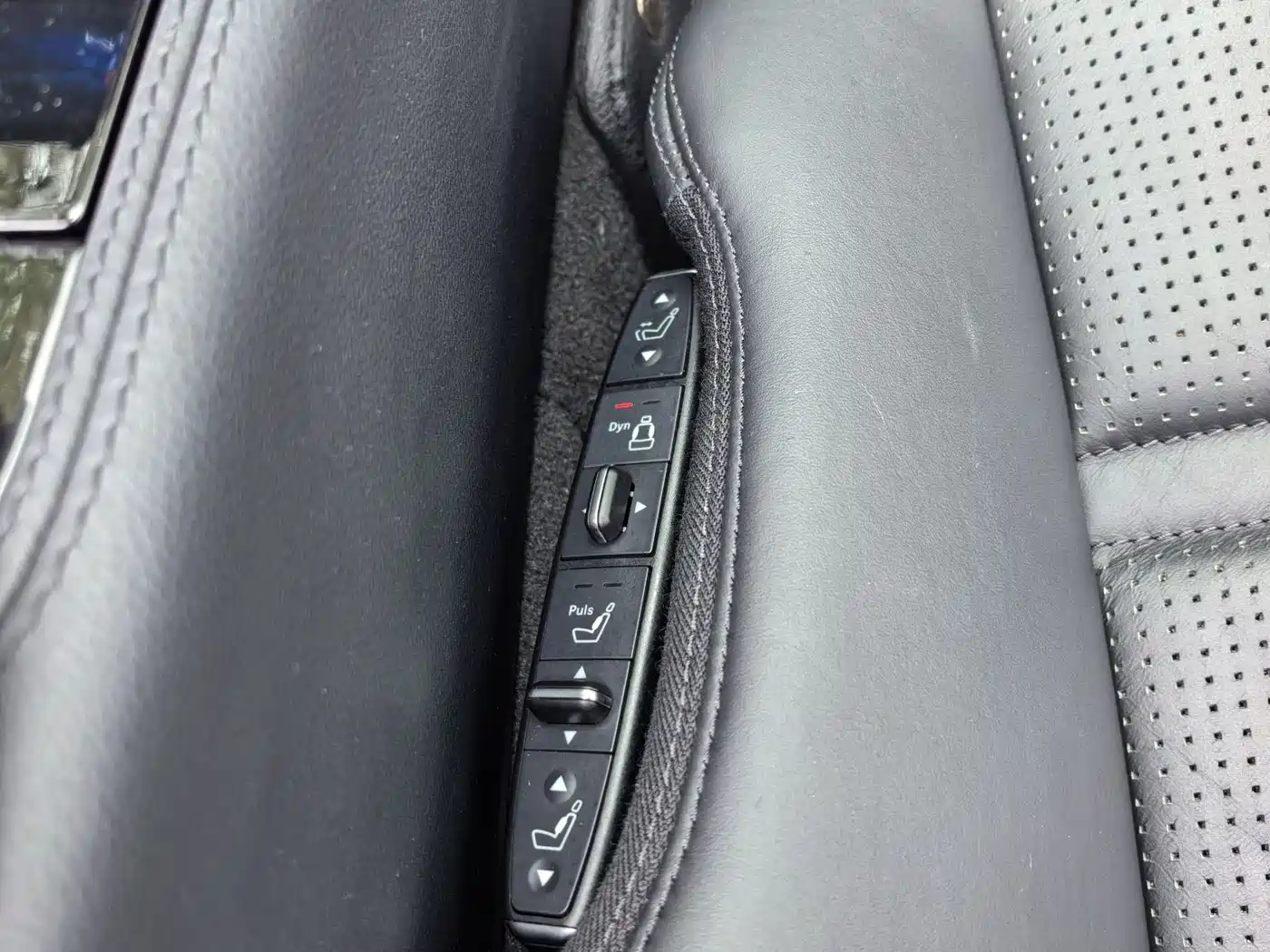 Mercedes-Benz CLS AMG 2015 AMG CLS 63 4MATIC фото 17