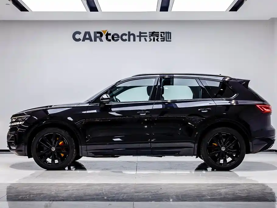 Фото 3 - Volkswagen Touareg