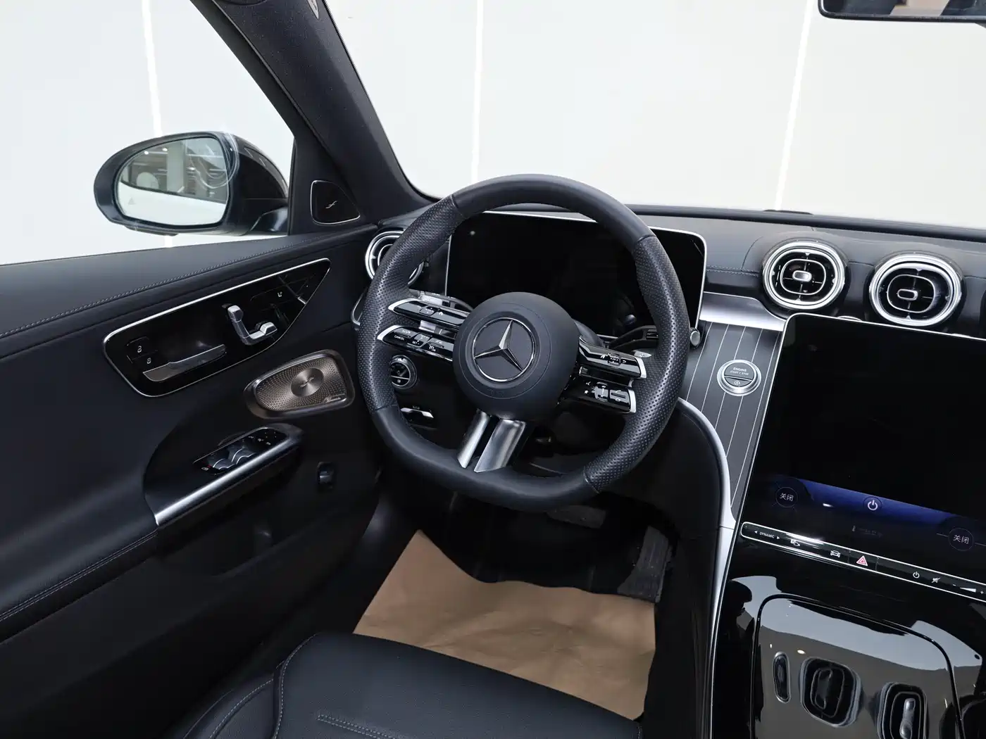 Mercedes-Benz C-Class 2025 C 260 L Night Sport Edition фото 21