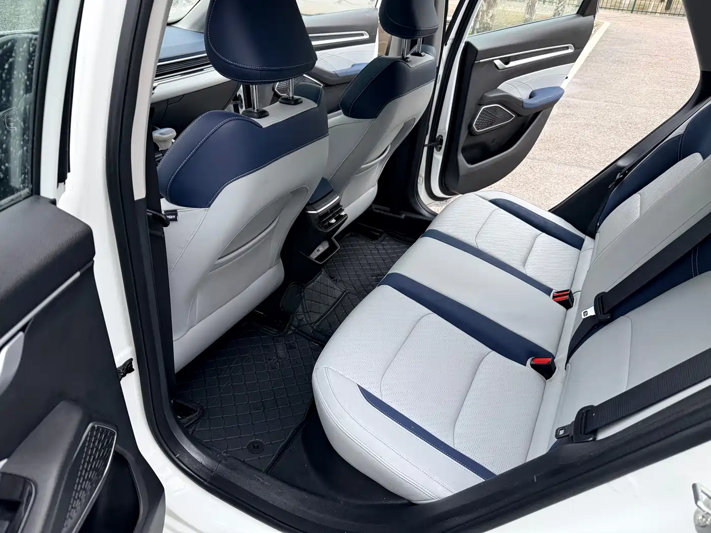 GEELY AUTOMOBILE EMGRAND