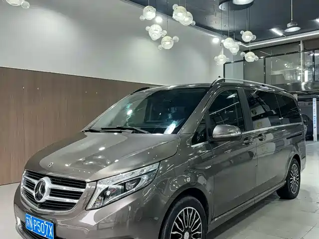 MERCEDES-BENZ V CLASS