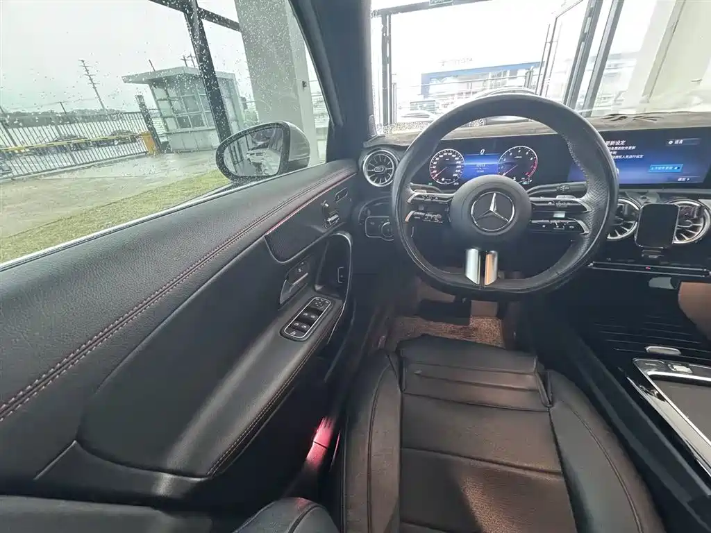 Mercedes-Benz A-Class 2025 A 200 L Fashion Edition фото 7