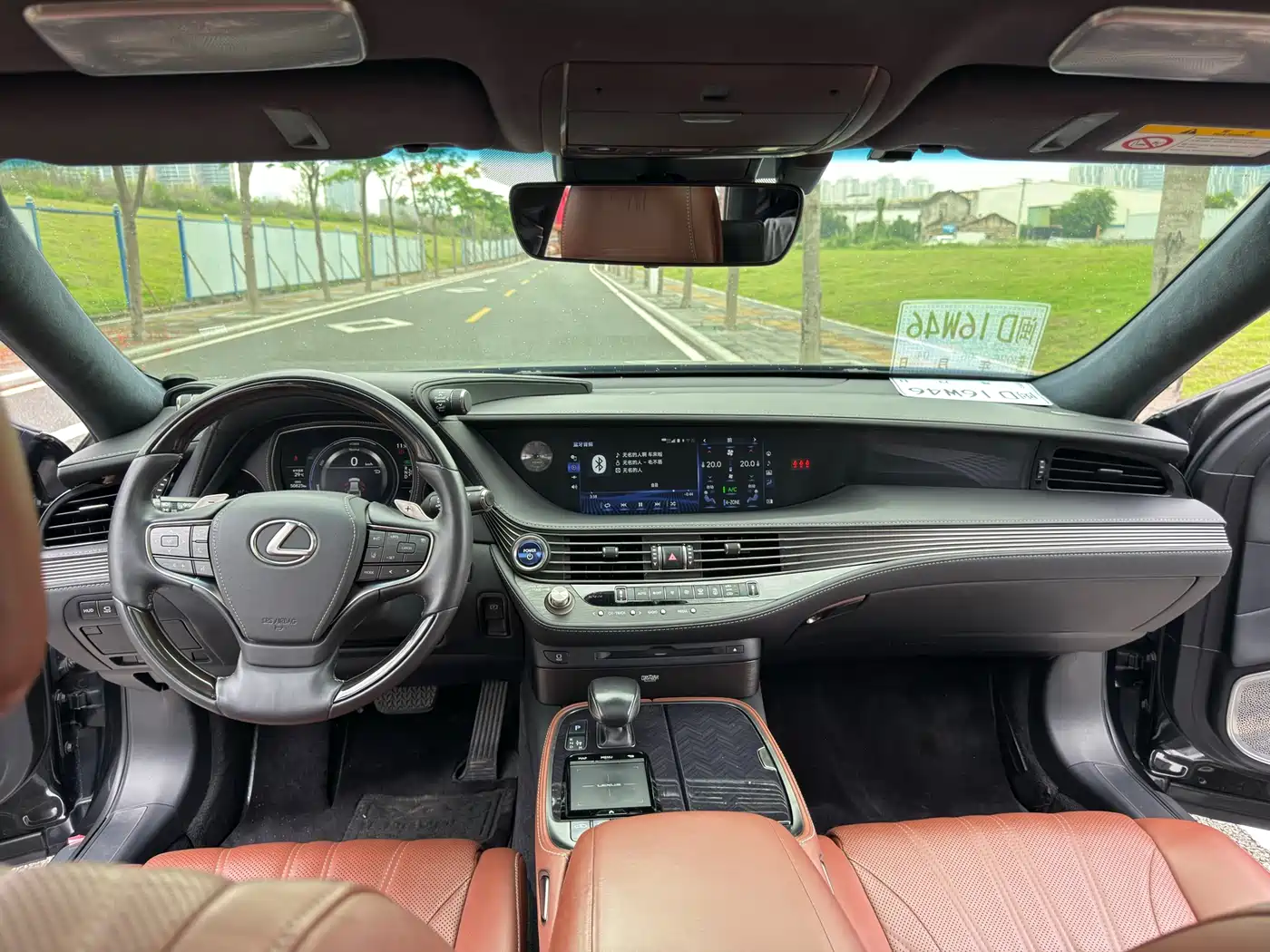 Lexus LS 2018 500h Executive Edition China V фото 12