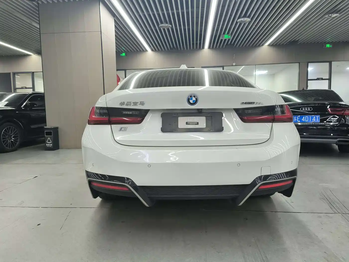 BMW i3 2022 eDrive 35 L фото 16