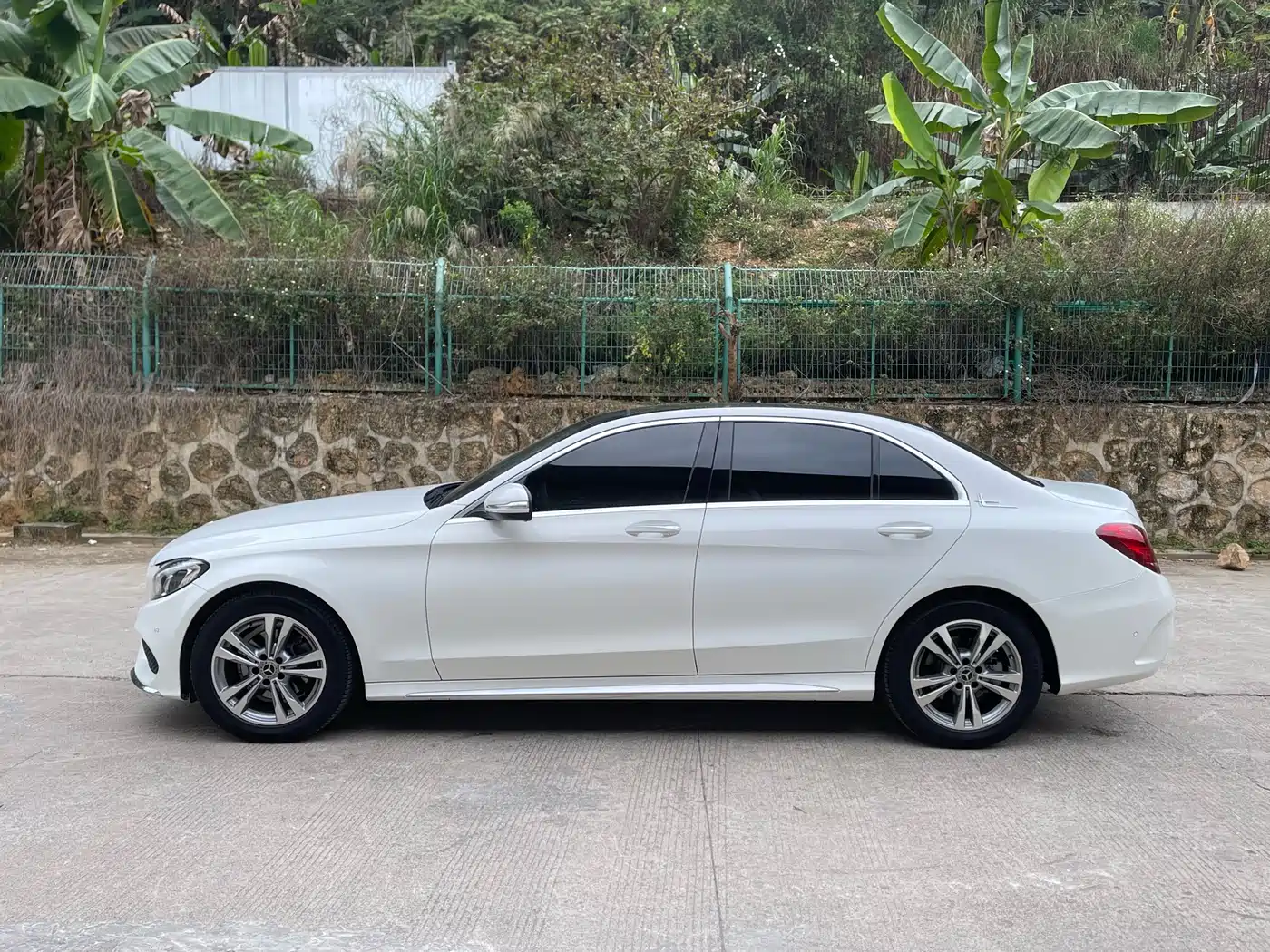 Mercedes-Benz C-Class 2017 Facelift C 200 L Sport Edition фото 3