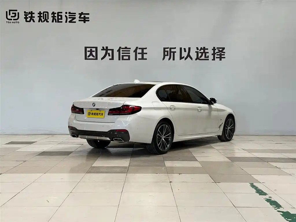 BMW 5 Series 2023 530Li Leading M Sport Package фото 4