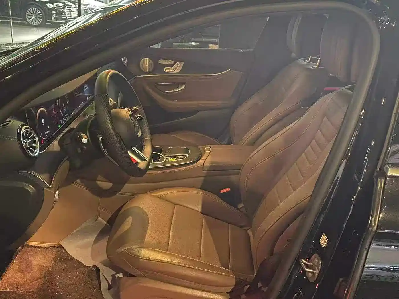 Mercedes-Benz E-Class New Energy 2023 E 350 e L Plug-in Hybrid Sedan фото 4