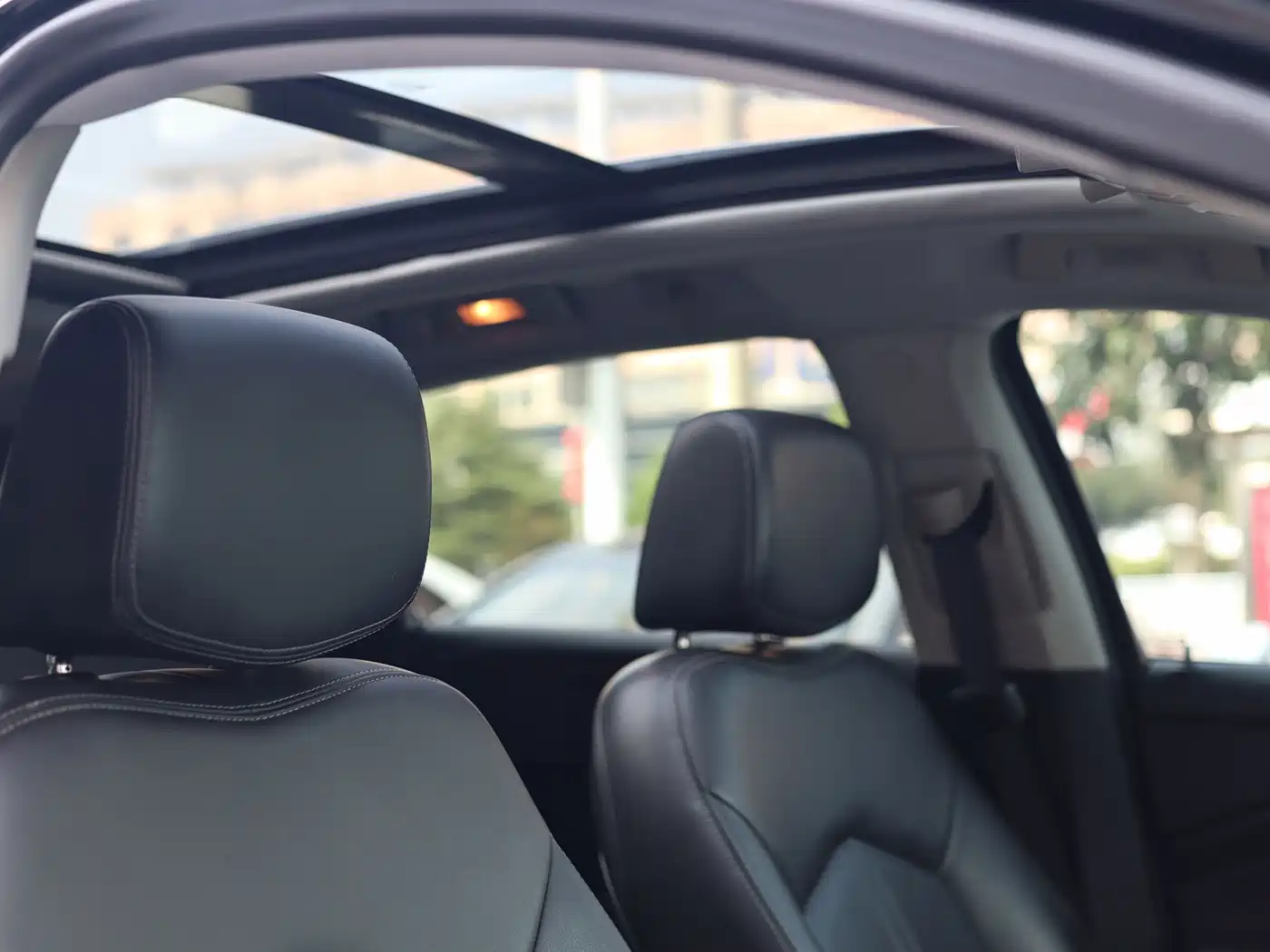 Photo 28 - Cadillac SRX