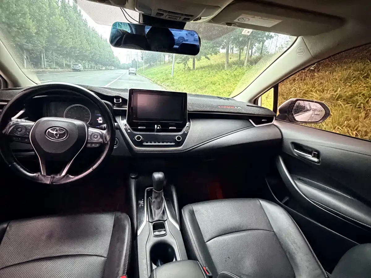 Photo 12 - Toyota Corolla