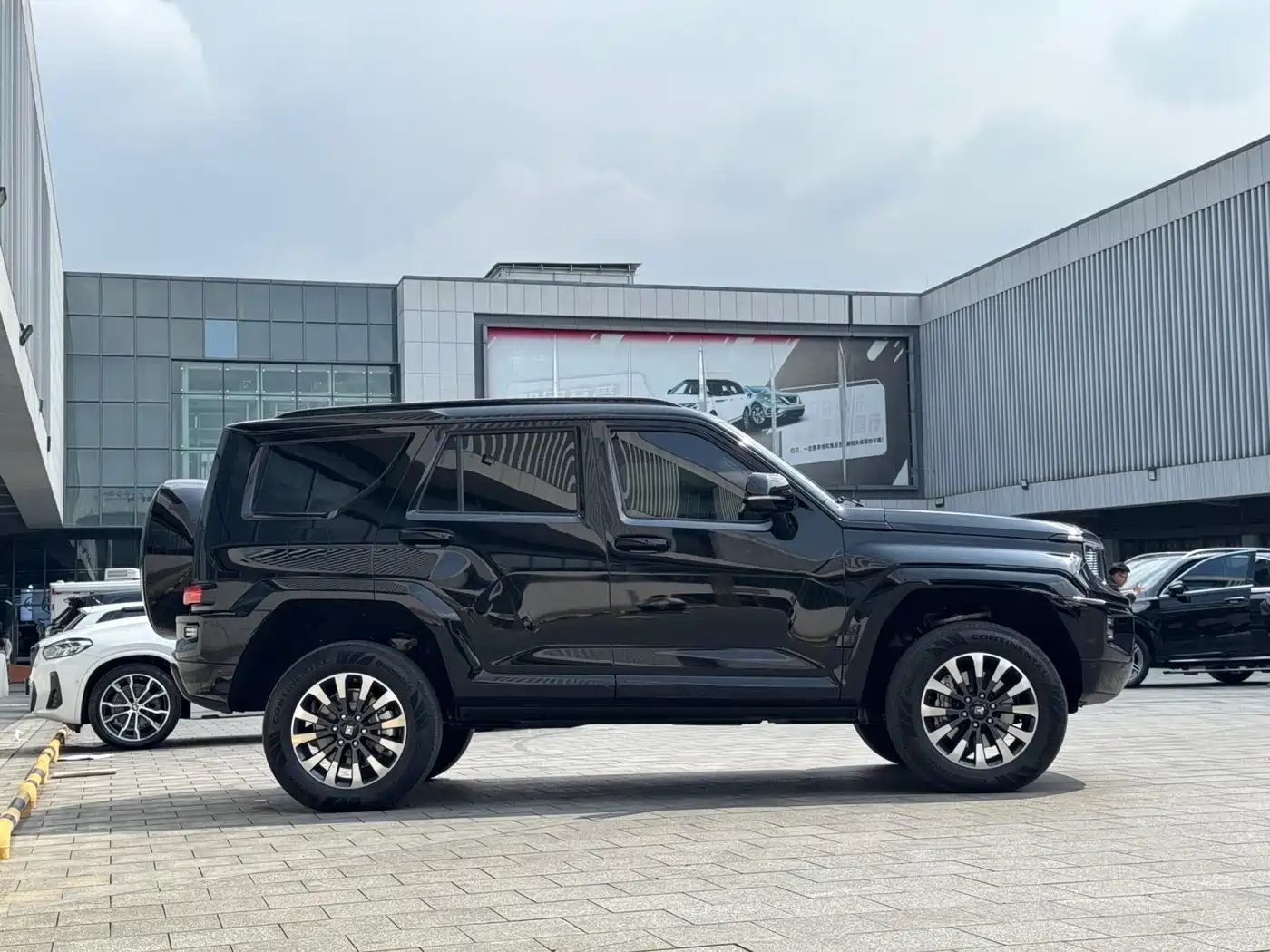 TANK TANK 700 NEW ENERGY