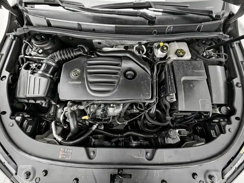Photo 6 - Buick LaCrosse