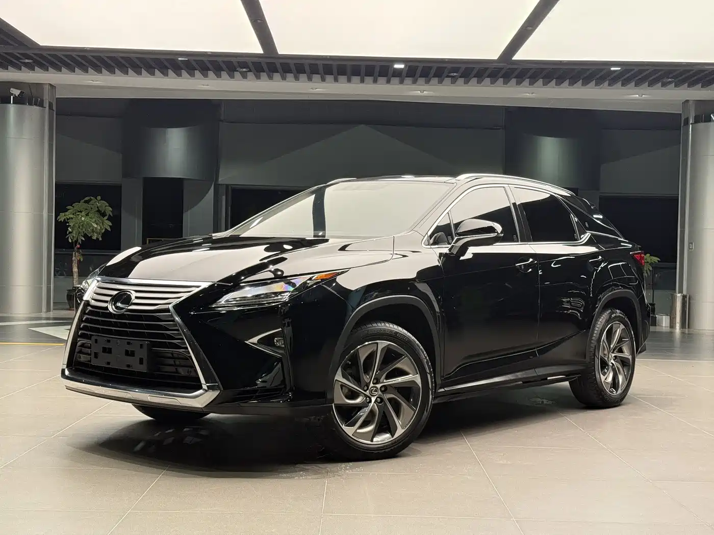 Photo 1 - Lexus RX