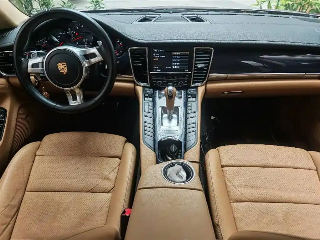 Porsche Panamera 2013 Panamera 4 Platinum Edition 3.6L фото 9