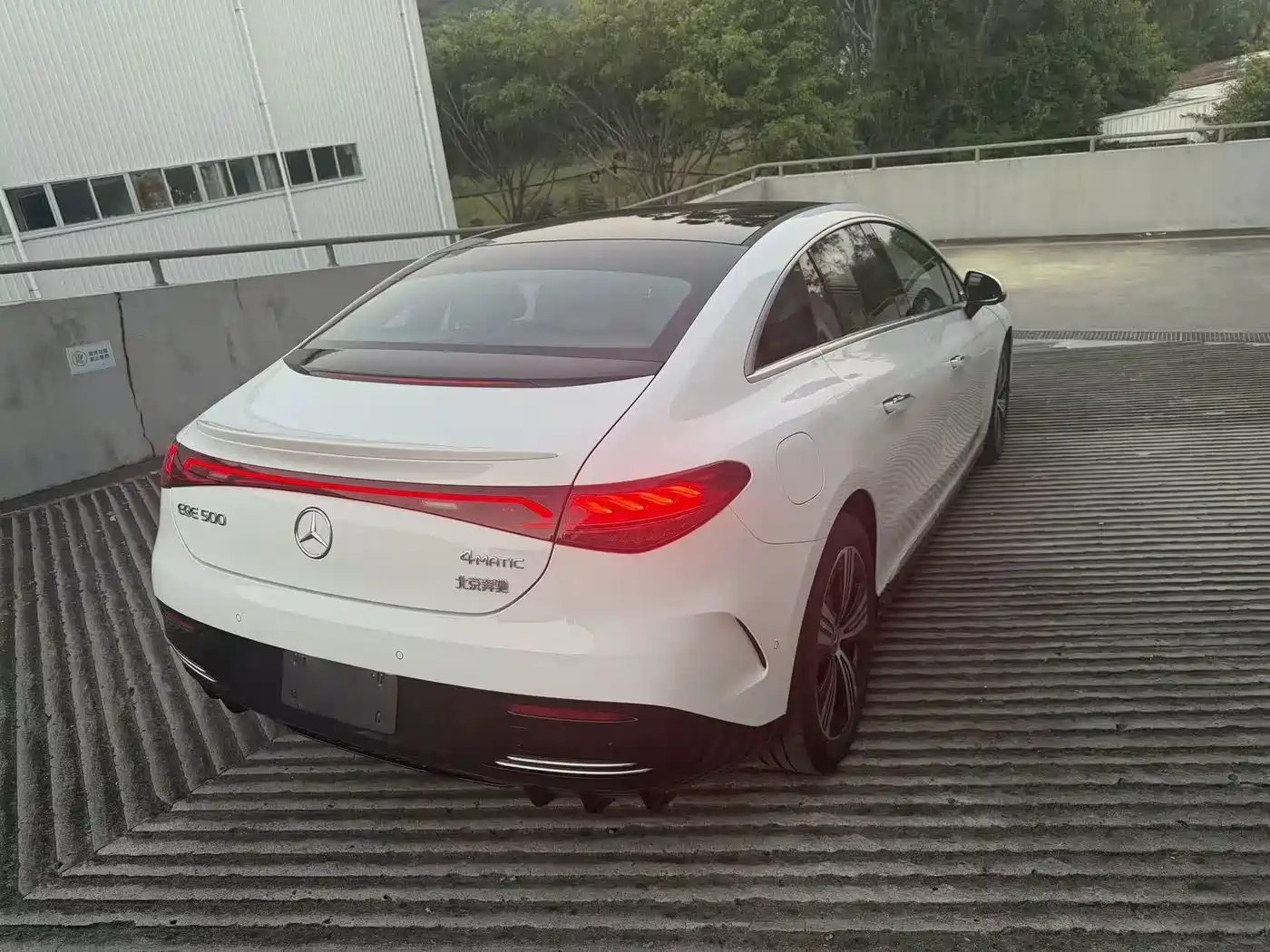 Mercedes-Benz EQE 2025 2025 Model 500 4MATIC Luxury Edition