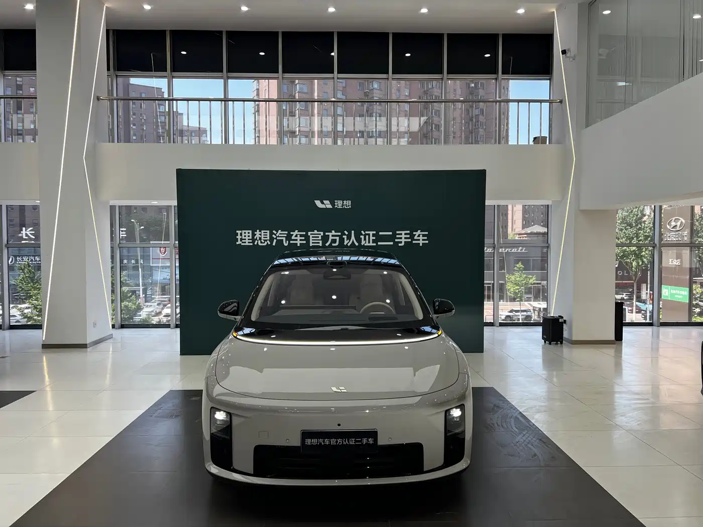 Li Auto Li i8 2025 2025 Standard Edition