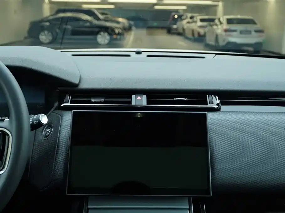 Land Rover Range Rover Velar 2024 S фото 18