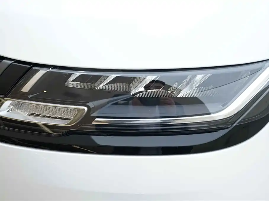 Land Rover Range Rover Velar 2024 S фото 14