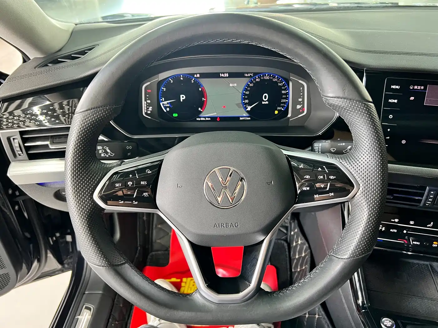 Volkswagen Passat 2022 330TSI Luxury Edition фото 13