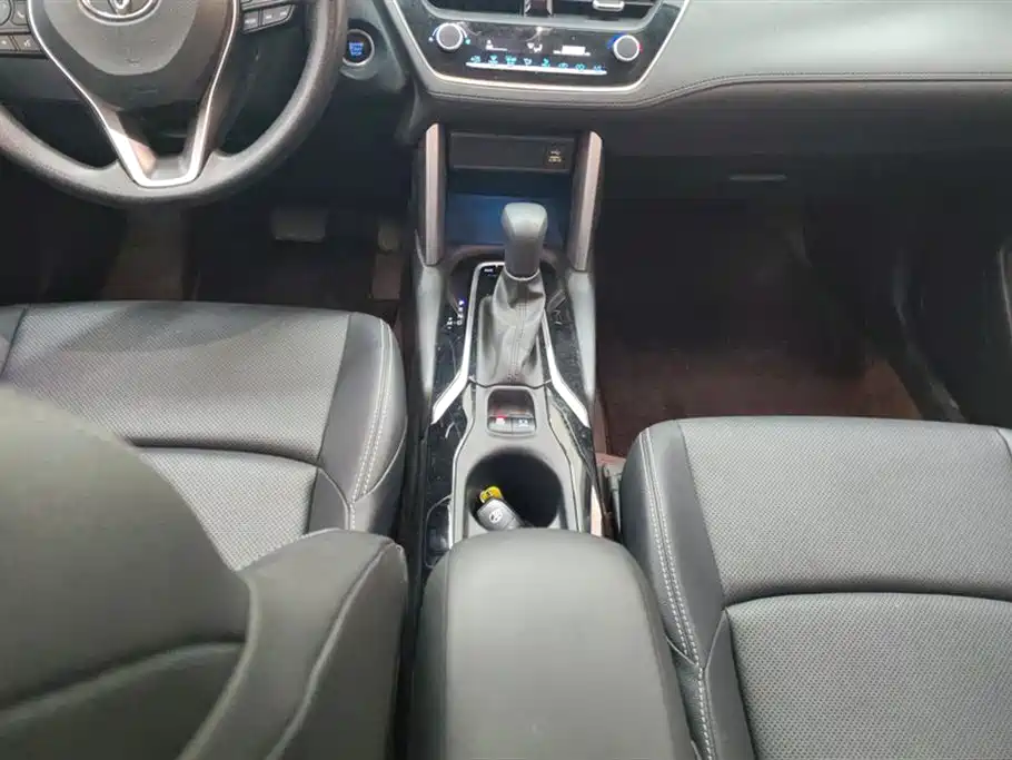 Toyota Frontlander 2022 2.0L CVT Luxury PLUS Edition фото 16