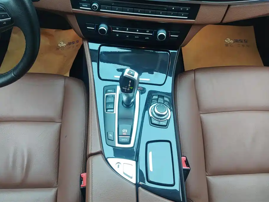 BMW 5 Series 2014 520Li Elegance фото 16
