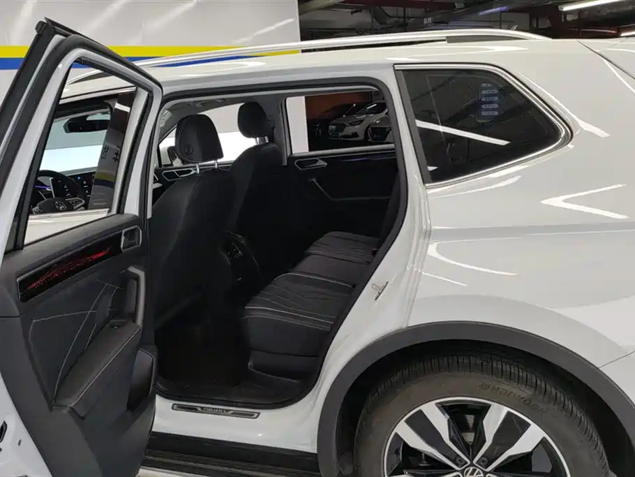 Volkswagen Tiguan L 2024 Outstanding 330TSI Auto 2WD R-Line Dragon Glory Edition фото 11