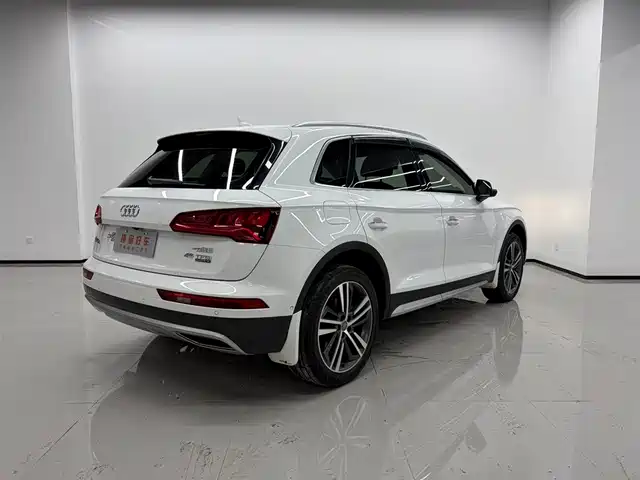 Audi Q5L 2020 45 TFSI Premium Elegance — фото 5