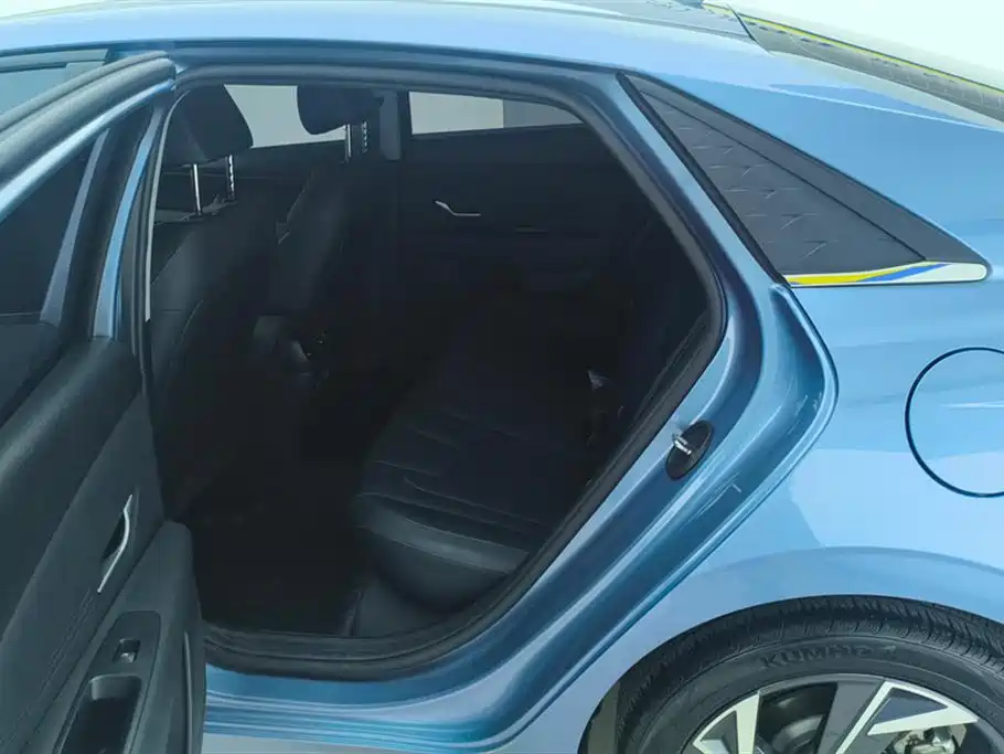 Hyundai Elantra 2023 1.5L CVT GLX Elite Edition фото 11